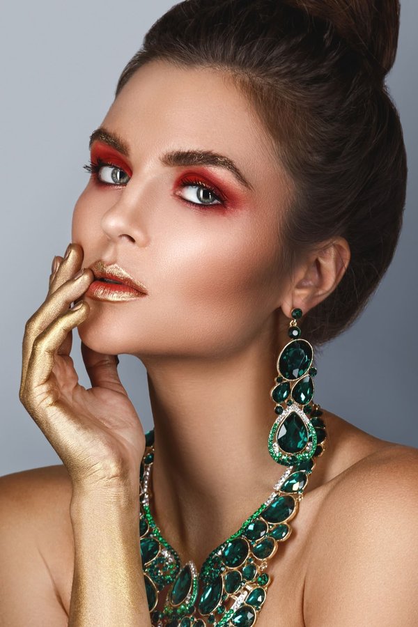 Les célébrités et leurs incroyables parures en émeraude