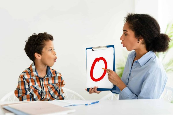 Le Centre Mosaïque offre-t-il des services de soutien pour les troubles du langage secondaire ?